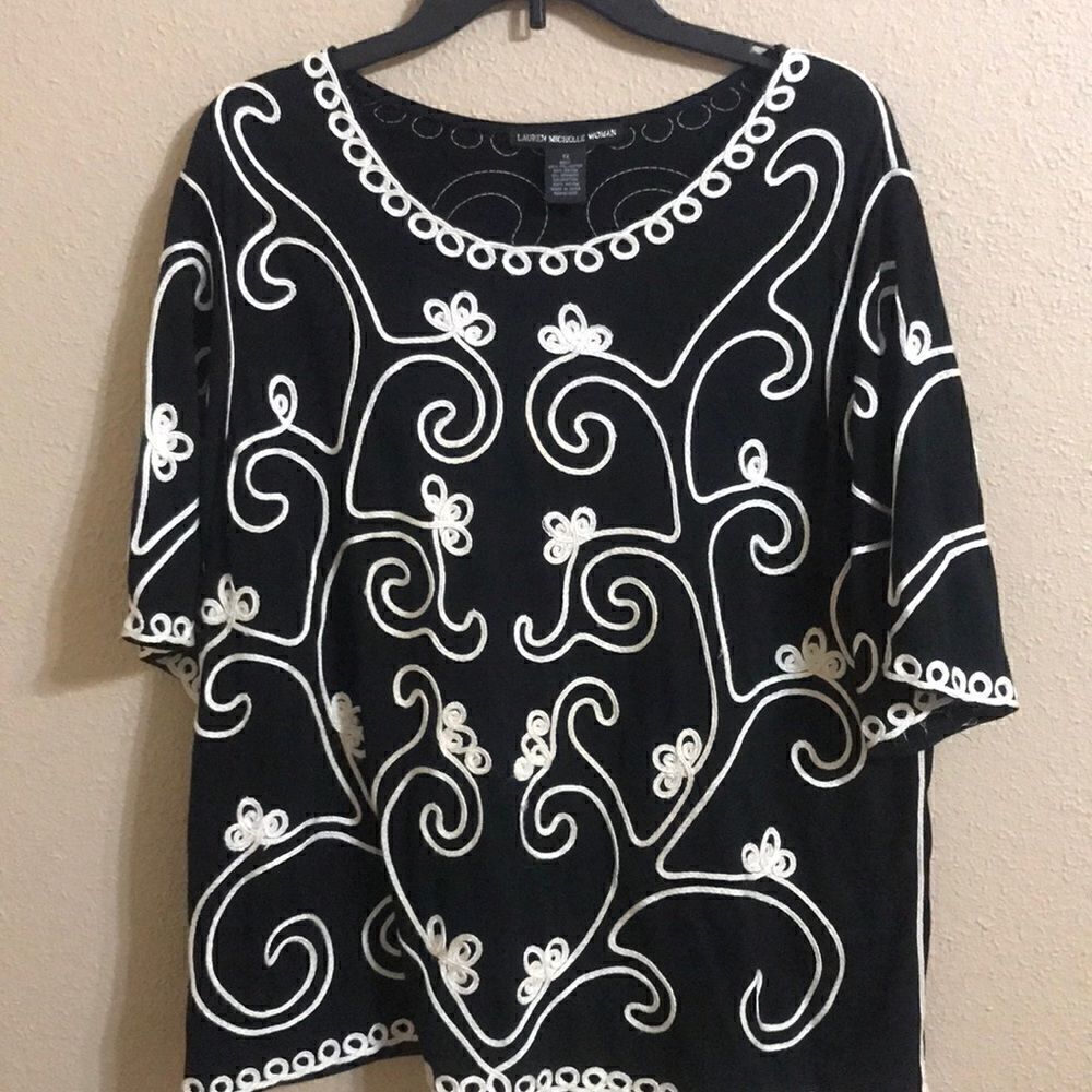❤️Lauren Michelle Woman  Embroidered Shirt 1X